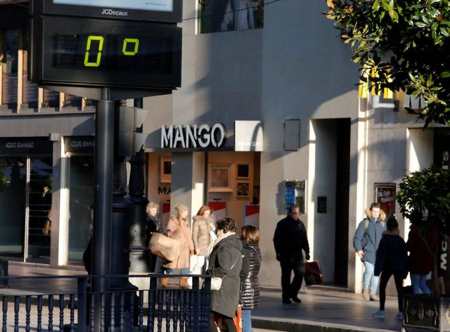 Gijón, Cangas del Narcea, Oviedo o Pajeres, al igual que otros muchos rincones de la región, amanecieron cubiertas de hielo