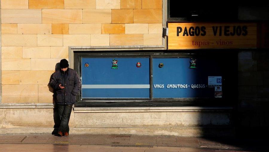 Gijón, Cangas del Narcea, Oviedo o Pajeres, al igual que otros muchos rincones de la región, amanecieron cubiertas de hielo