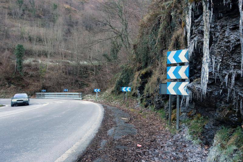 Gijón, Cangas del Narcea, Oviedo o Pajeres, al igual que otros muchos rincones de la región, amanecieron cubiertas de hielo