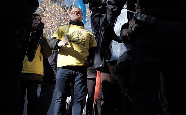 Imagen. Los trabajadores de Alcoa llevan las movilizaciones a Madrid