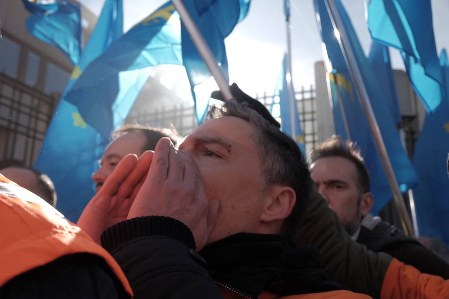 Mil personas respaldan en Madrid la concentración ante el Ministerio de Industria