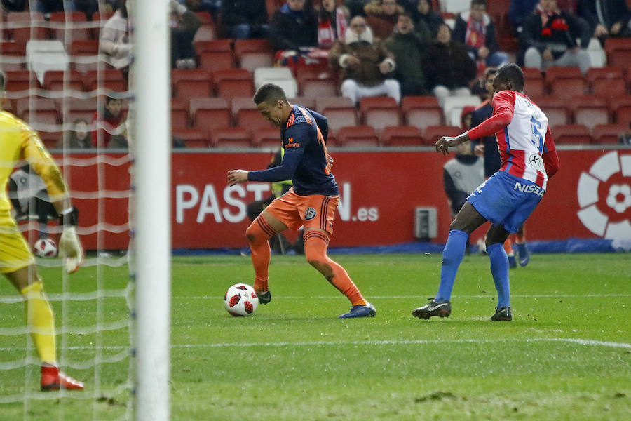 Los rojiblancos toman ventaja en elimitatoria tras ganar al conjunto ché en El Molinón