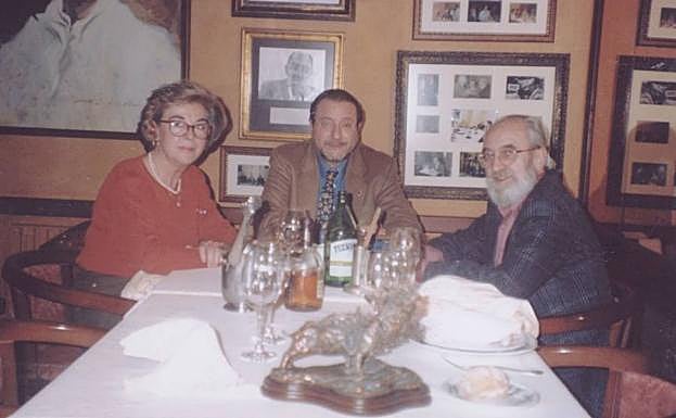 Imagen. Josefina Martínez, Conrado y Ángel González.