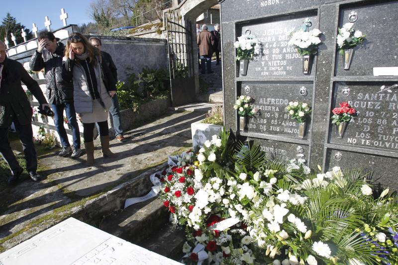 Decenas de personas han despedido en el pueblo tinetense de Santullano al hostelero Marcelo Conrado, que falleció el martes a los 73 años a causa de un cáncer. Con su fallecimiento, el fundador de los prestigiosos restaurantes ovetenses Casa Conrado y La Goleta deja un vacío en la hostelería de Asturias y España. El funeral tendrá lugar este viernes, 11 de enero, a las 17 horas, en la basílica de San Juan de Oviedo.