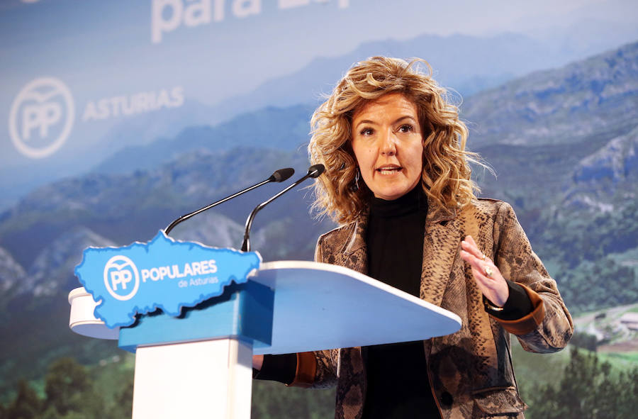 El presidente del PP acude al Hotel de la Reconquista en el que ha tenido lugar el acto oficial de presentación de Teresa Mallada como candidata a la Presidencia del Principado y de Alfredo Canteli como candidato al Ayuntamiento de la capital asturiana