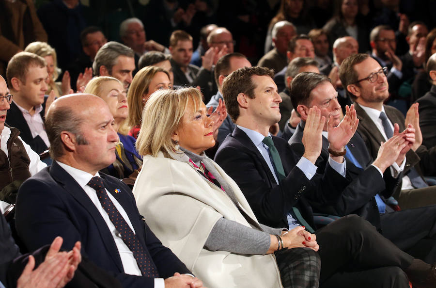 El presidente del PP acude al Hotel de la Reconquista en el que ha tenido lugar el acto oficial de presentación de Teresa Mallada como candidata a la Presidencia del Principado y de Alfredo Canteli como candidato al Ayuntamiento de la capital asturiana