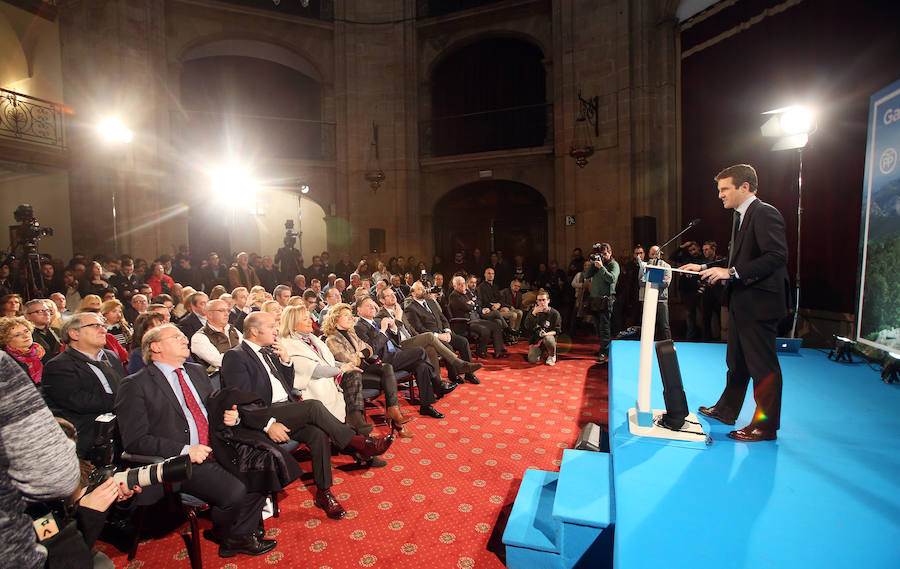 El presidente del PP acude al Hotel de la Reconquista en el que ha tenido lugar el acto oficial de presentación de Teresa Mallada como candidata a la Presidencia del Principado y de Alfredo Canteli como candidato al Ayuntamiento de la capital asturiana