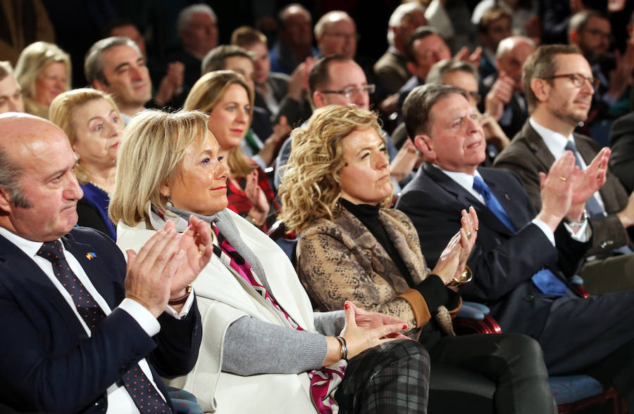 El presidente del PP acude al Hotel de la Reconquista en el que ha tenido lugar el acto oficial de presentación de Teresa Mallada como candidata a la Presidencia del Principado y de Alfredo Canteli como candidato al Ayuntamiento de la capital asturiana