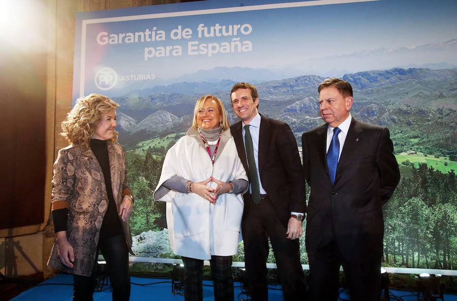 El presidente del PP acude al Hotel de la Reconquista en el que ha tenido lugar el acto oficial de presentación de Teresa Mallada como candidata a la Presidencia del Principado y de Alfredo Canteli como candidato al Ayuntamiento de la capital asturiana