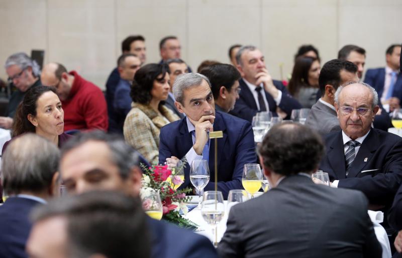El presidente del Principado, Javier Fernández, ha intervenido en un coloquio organizado por el Foro de la Nueva Economía y el Sabadell, donde ha defendido la creación de un arancel ambiental para proteger a las empresas europeas.