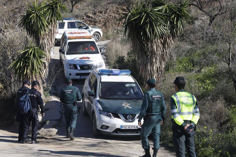 Continúan las labores de búsqueda del niño de dos años que cayó este domingo mientras jugaba a un pozo de 150 metros en la zona de Totalán.