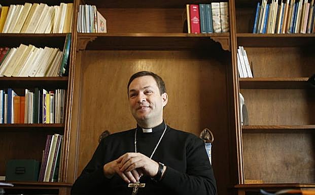 El hasta ahora obispo de Ciudad Rodrigo, Raúl Berzosa, en una imagen tomada en Oviedo cuando fue obispo auxiliar. 