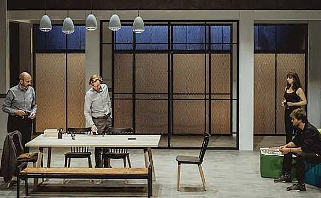 Elenco protagonistas de '7 años', obra teatral que hoy se representa en Avilés. 