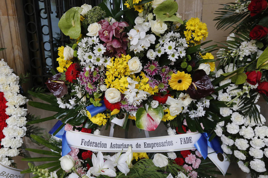 La capilla ardiente se trasladó, esta mañana, de la Junta General al Ayuntamiento de Gijón donde permanecerá hasta las 19 horas de viernes