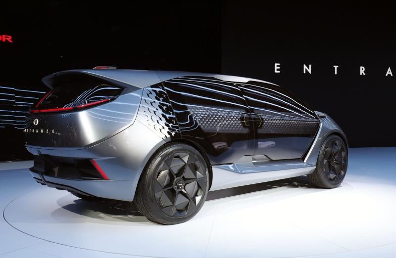 Los SUV, camiones y coches deportivos son los protagonistas de un devaluado salón del automóvil de Detroit, en el que habrá menos fabricantes y más incertidumbre. Más allá de VW, los fabricantes alemanes abandonaron el salón de Detroit este año ante la competencia con otros eventos. Los analistas prevén una ralentización en las ventas en 2019, tras una década de crecimiento.