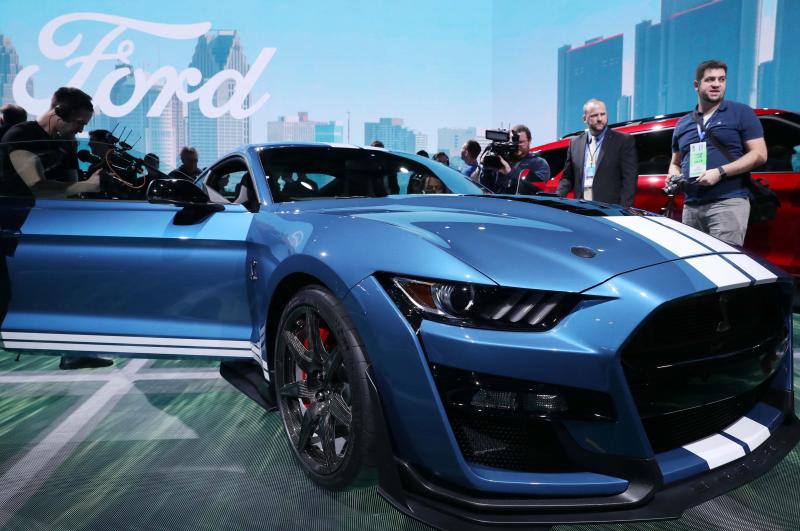 Los SUV, camiones y coches deportivos son los protagonistas de un devaluado salón del automóvil de Detroit, en el que habrá menos fabricantes y más incertidumbre. Más allá de VW, los fabricantes alemanes abandonaron el salón de Detroit este año ante la competencia con otros eventos. Los analistas prevén una ralentización en las ventas en 2019, tras una década de crecimiento.