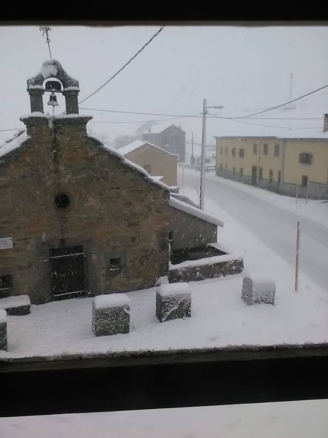 Las estaciones de esquí siguen cerradas el fin de semana a la espera de más nieve