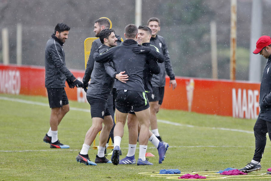 Los rojiblancos preparan su partido ante el Alcorcón