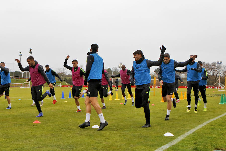 Los rojiblancos preparan su partido ante el Alcorcón