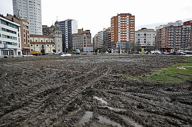 El 'Solarón', un lodazal tras retirar la pista de hielo