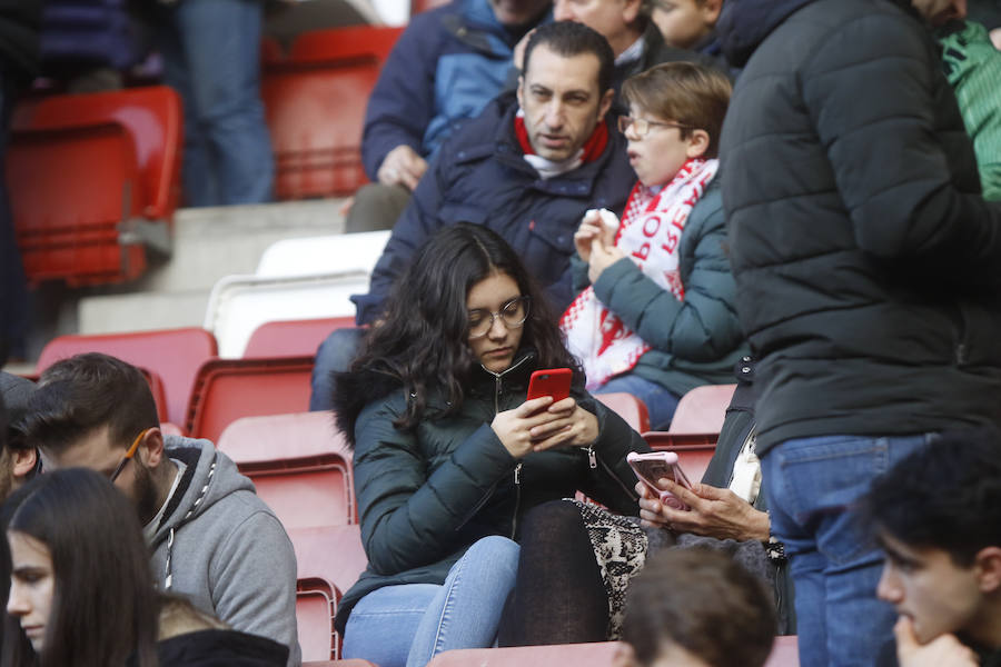 Fotos: ¿Estuviste en el Sporting - Alcorcón? ¡Búscate!