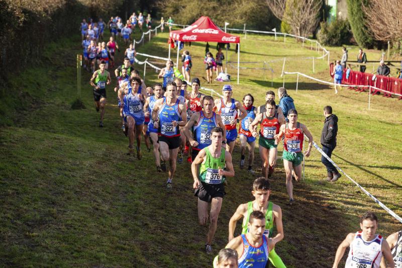 Moha Bakkali (Universidad) e Isabel Barreiro (Gijón Atletismo) han logrado los triunfos individuales Campeonato de Asturias de Cross Largo por Clubes, disputado en Perlora. Han participado más de 270 atletas.