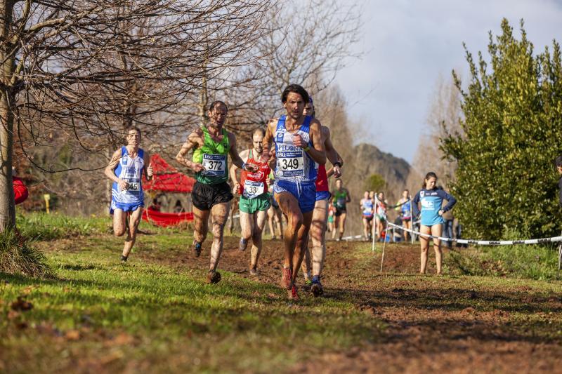 Moha Bakkali (Universidad) e Isabel Barreiro (Gijón Atletismo) han logrado los triunfos individuales Campeonato de Asturias de Cross Largo por Clubes, disputado en Perlora. Han participado más de 270 atletas.