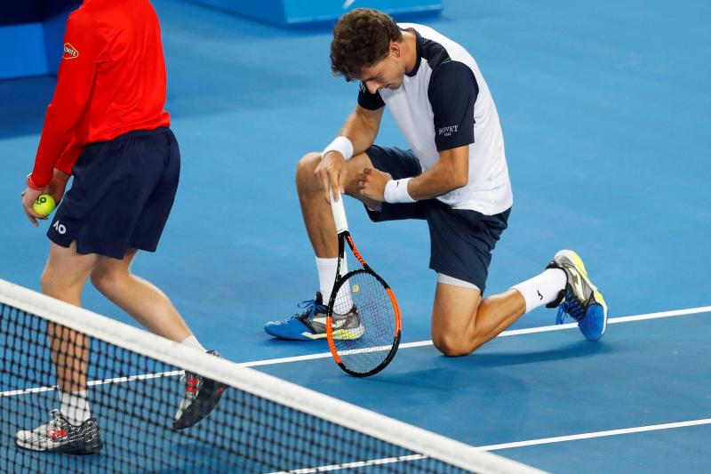 El tenista gijonés se fue de la pista en cólera por una polémica decisión del juez. El asturiano cedió por 6-7 (8/10), 4-6, 7-6 (7/4), 6-4 y 7-6 (10/8). Tras el punto decisivo de Nishikori, recogió sus cosas a toda prisa y, sin saludar al árbitro y se marchó gritando insultos