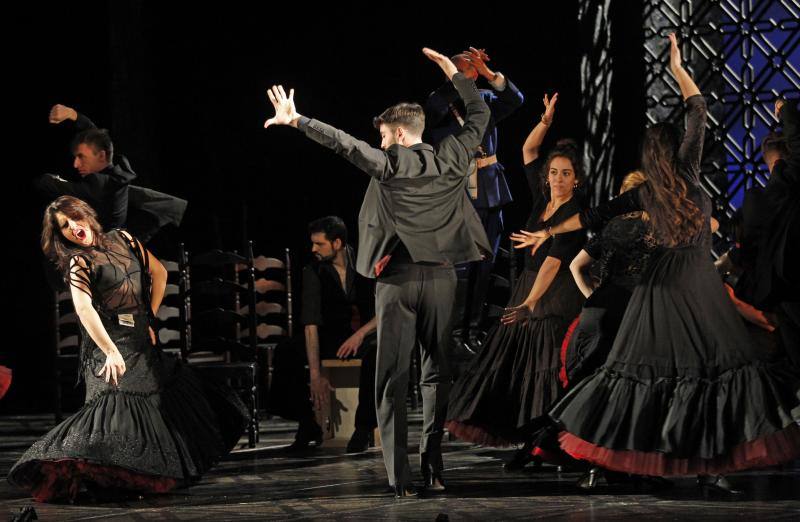 La temporada de Ópera de Oviedo llega a su fin y lo hace con una de las obras cumbre de la música. 'Carmen', la gran composición de Bizet, vuelve al Campoamor de mano del Teatro de la Ópera Alemana en el Rin, que ya prepara en el escenario de la capital asturiana un montaje que representará los días 27, 27 y 30 de enero y el 1 y 2 de febrero. 