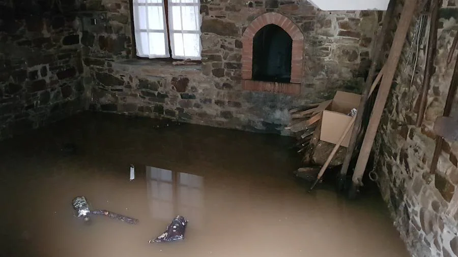 Las fuertes lluvias provocan el desbordamiento de estos dos ríos