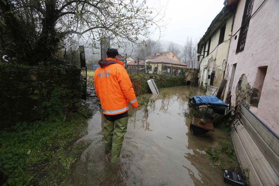El temporal de Asturias ha dejado multitud de destrozos en Trubia