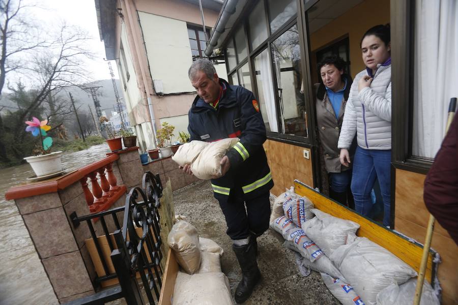 El temporal de Asturias ha dejado multitud de destrozos en Trubia