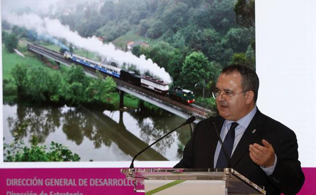 Isaac Pola, durante una de sus intervenciones en Fitur.