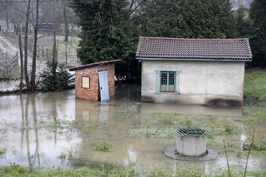 La crecida del río paralizó la central térmica de Lada y mantiene a una gran preocupación entre los vecinos de las Cuencas.