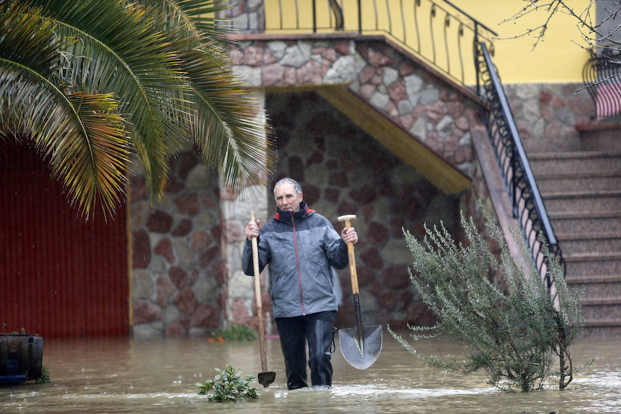 La crecida del río paralizó la central térmica de Lada y mantiene a una gran preocupación entre los vecinos de las Cuencas.