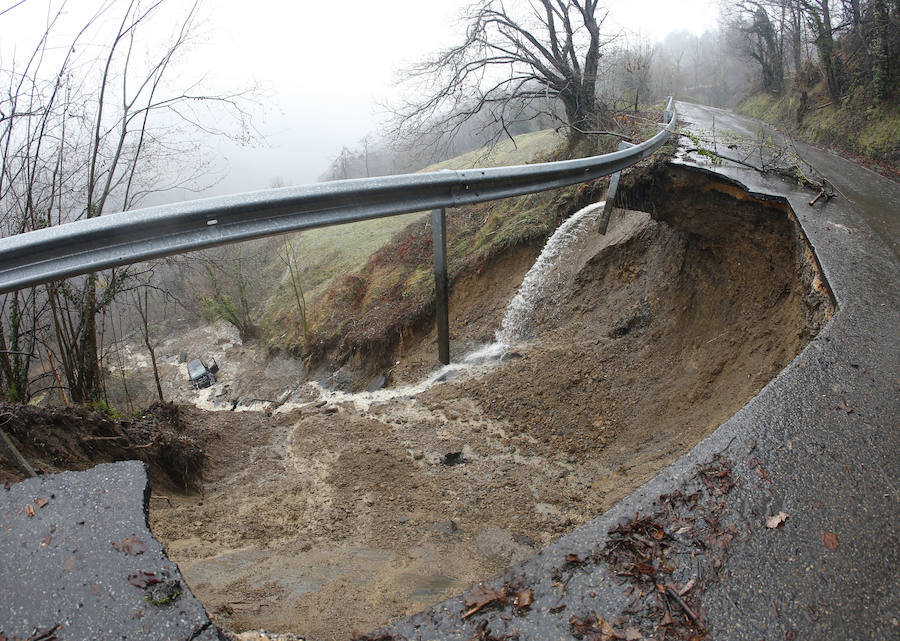 La crecida del río paralizó la central térmica de Lada y mantiene a una gran preocupación entre los vecinos de las Cuencas.