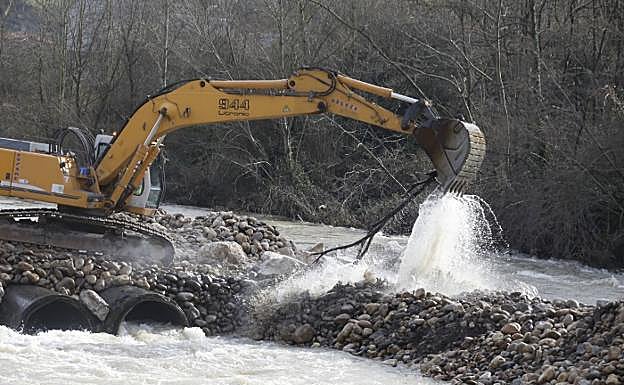 Ocho carreteras siguen cortadas en Asturias