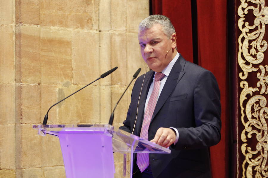 El presidente de FADE ofreció una conferencia organizado por AsturManager en el Hotel Reconquista de Oviedo, amparándose en el documento de '22 medidas ineludibles' presentado por la patronal el pasado noviembre,