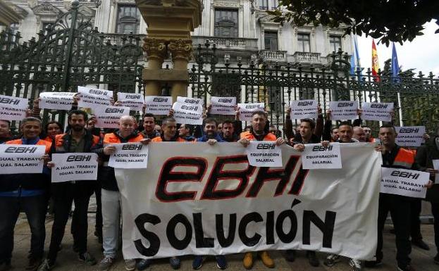 La plantilla de la EBHI pide ante la Junta la equiparación salarial