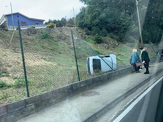 Aparatoso accidente de tráfico en Overo