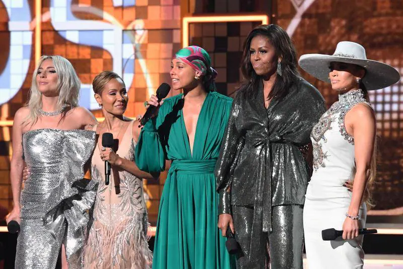 (De izquierda a derecha) Lady Gaga, Jada Pinkett Smith, Alicia Keys, Michelle Obama y Jennifer Lopez.