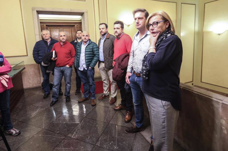 El comité de empresa de la planta de Avilés apunta, tras sendas reuniones con la alcaldesa Mariví Monteserín y la delegada del Gobierno Delia Losa, que ««ya no se producirá más aluminio primario en Avilés y es algo muy doloroso».