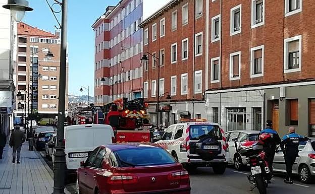 Una mujer intoxicada en un incendio en una sidrería de Gijón