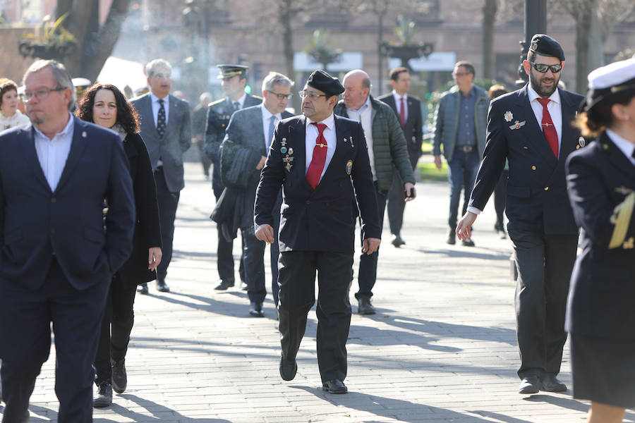 Avilés recuerda a su vecino más ilustre, ell Adelantado de La Florida, con un homanaje floral en el Parque del Muelle