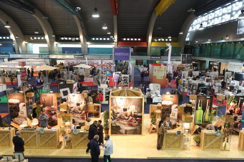 El salón de la alimentación y el equipamiento del norte arranca en el pabellón de La Magdalena con nombres de la alta cocina, como Sergi Arola entre los principales atractivos.