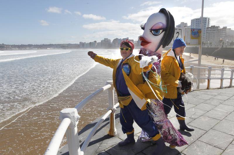 Este año estará acompañada de su chófer y de 'Rosiña', ambos brigadistas de la mar