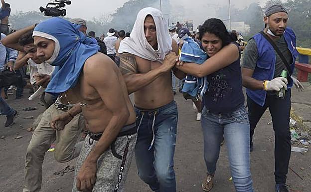 La tensión y el caos reinan en Venezuela