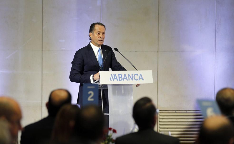 Escotet, en 2017, en un acto ante empresarios asturianos celebrado en Oviedo. :