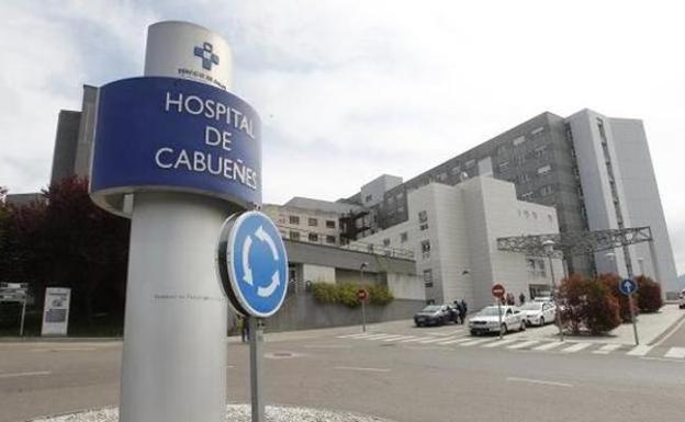 Cabueñes amplía un mes más los 29 contratos de refuerzo por la saturación del hospital