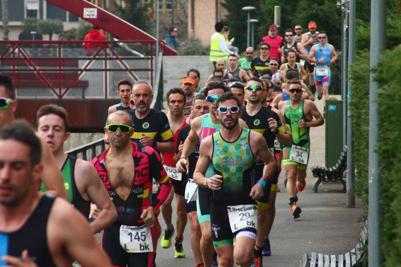 Fotos: Las mejores imágenes del IV Duatlón de Cangas de Onís